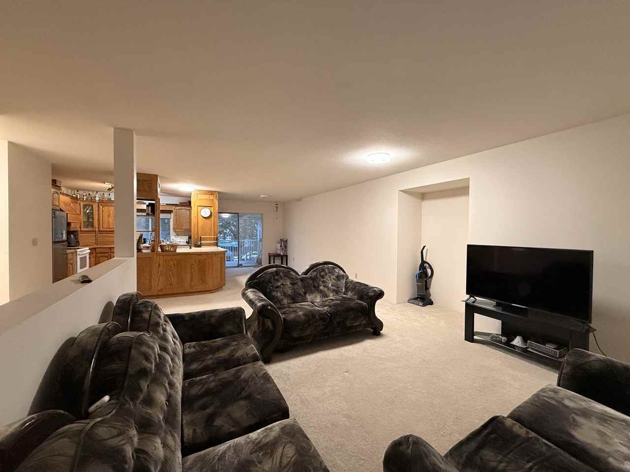 9829 156 Street - Photo 4 of 21