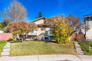 featured image of 3036 Dover Cres Se #1