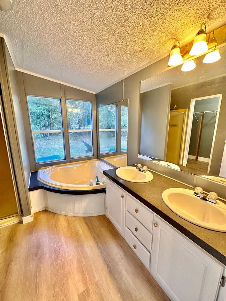 4733 Osprey Dr - Photo 3 of 18