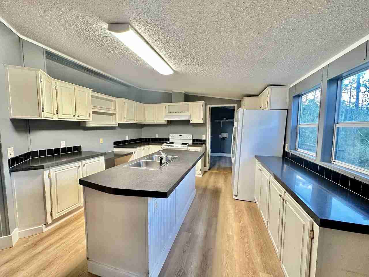 4733 Osprey Dr - Photo 5 of 18