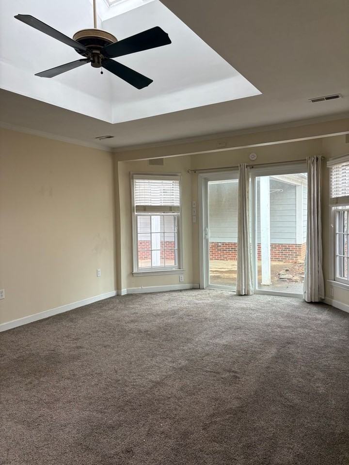 901 Winter Wood Dr - Photo 5 of 18