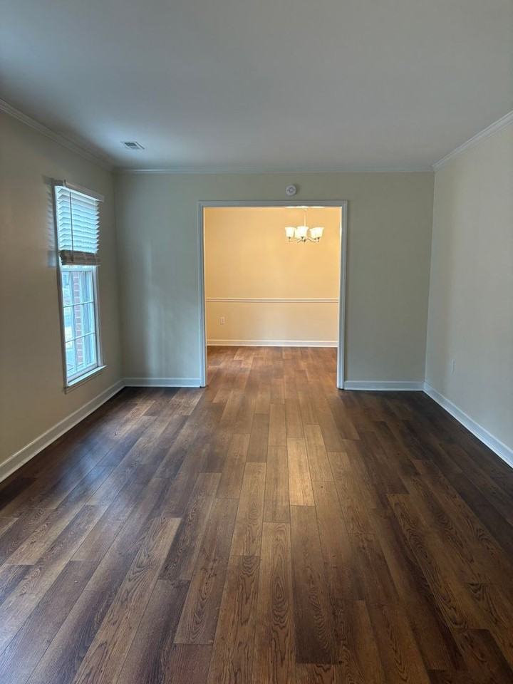 901 Winter Wood Dr - Photo 7 of 18