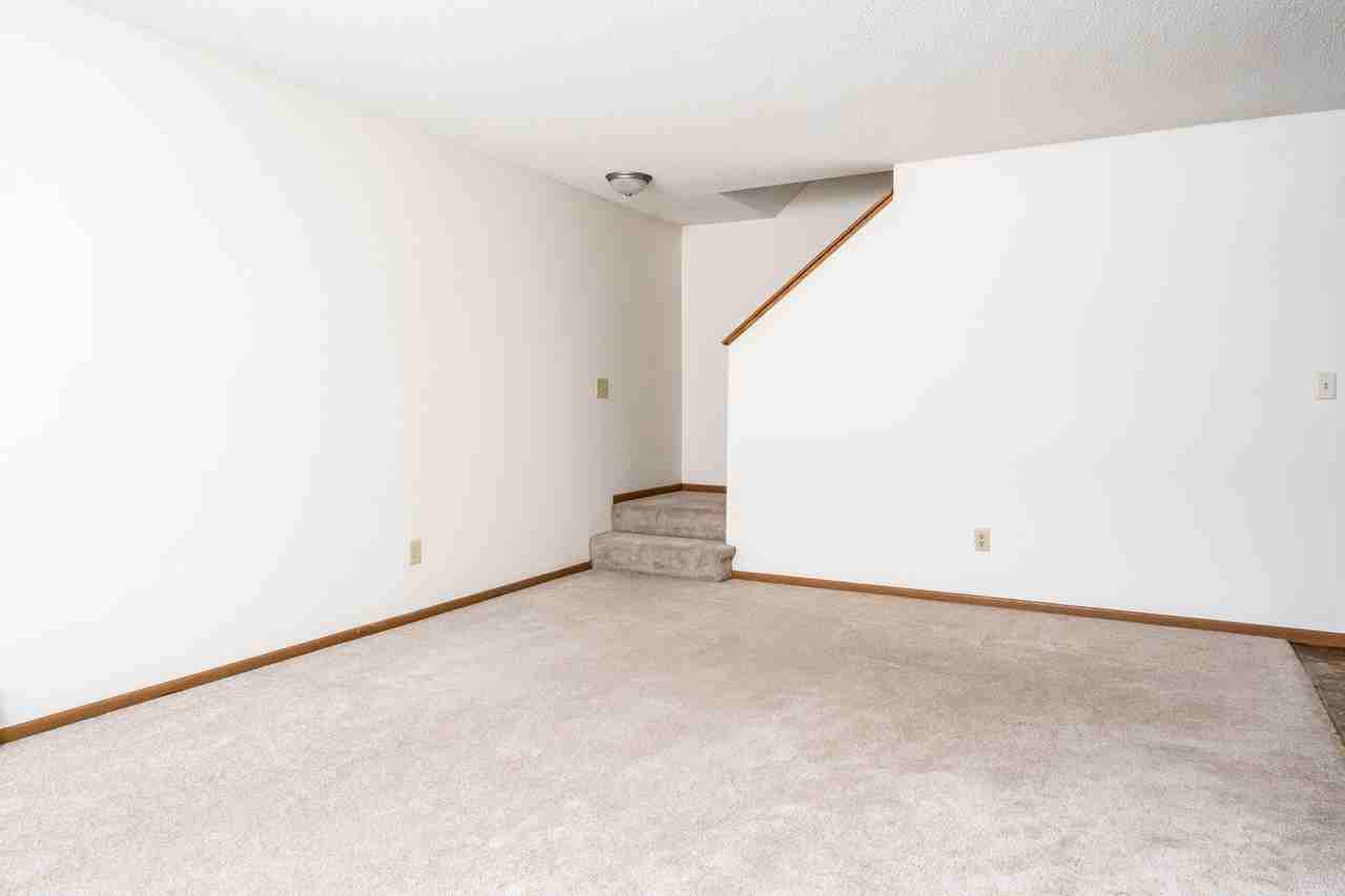 Raven Court Townhomes - Photo 2 of 23