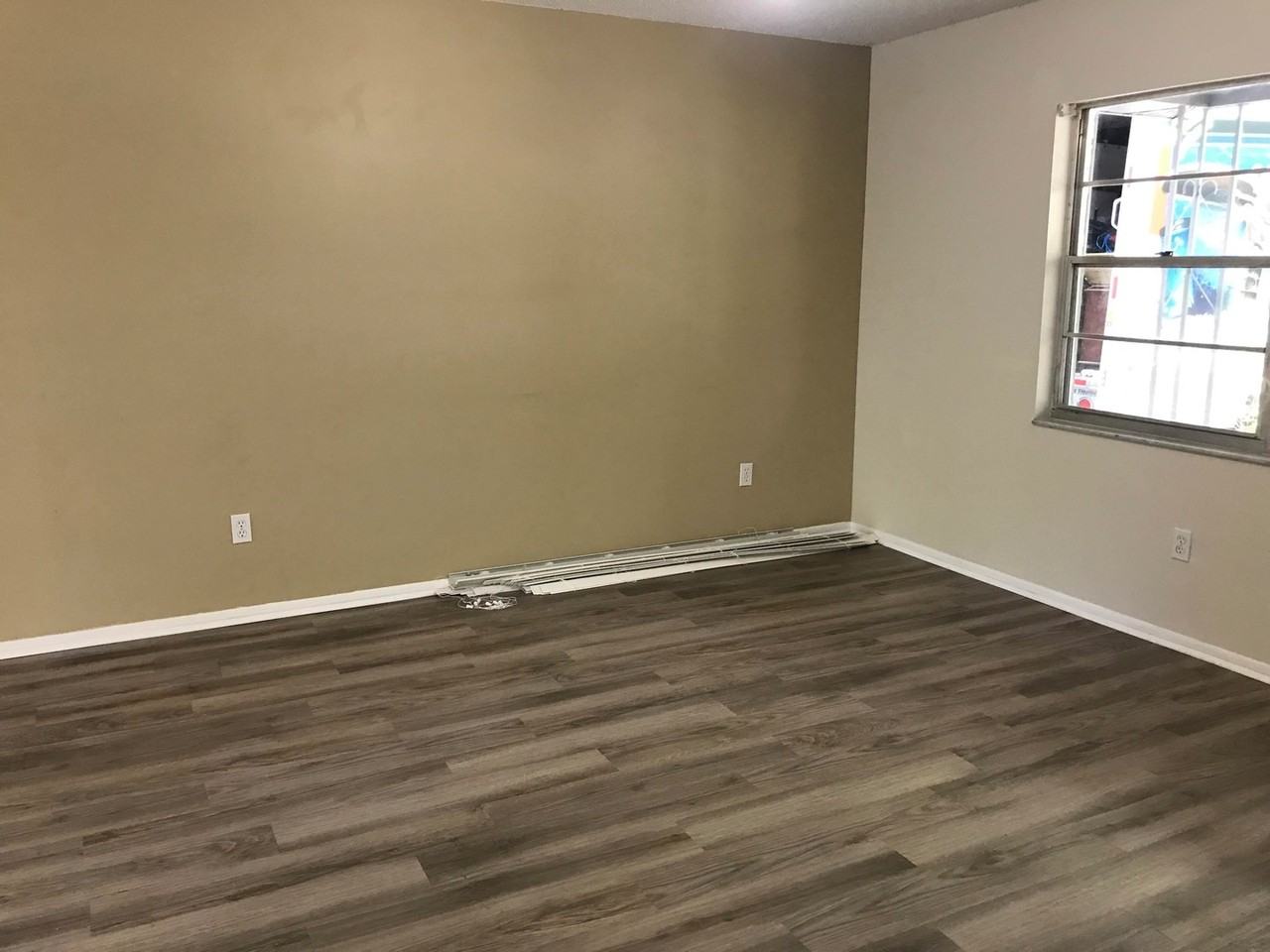 4215 Nw 20th Dr - Photo 4 of 15