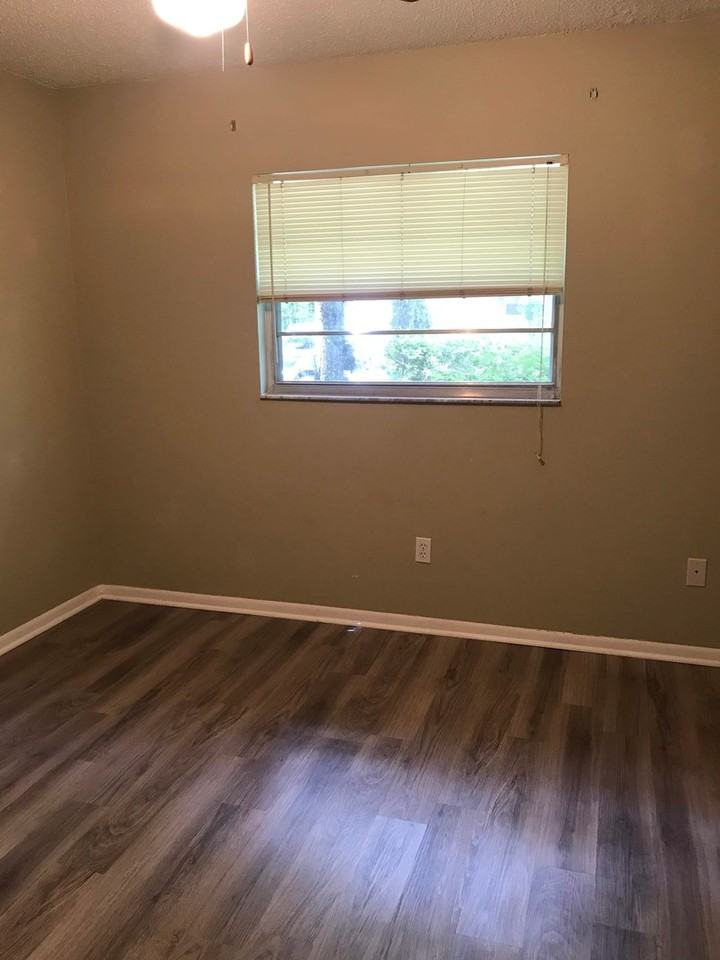 4215 Nw 20th Dr - Photo 5 of 15