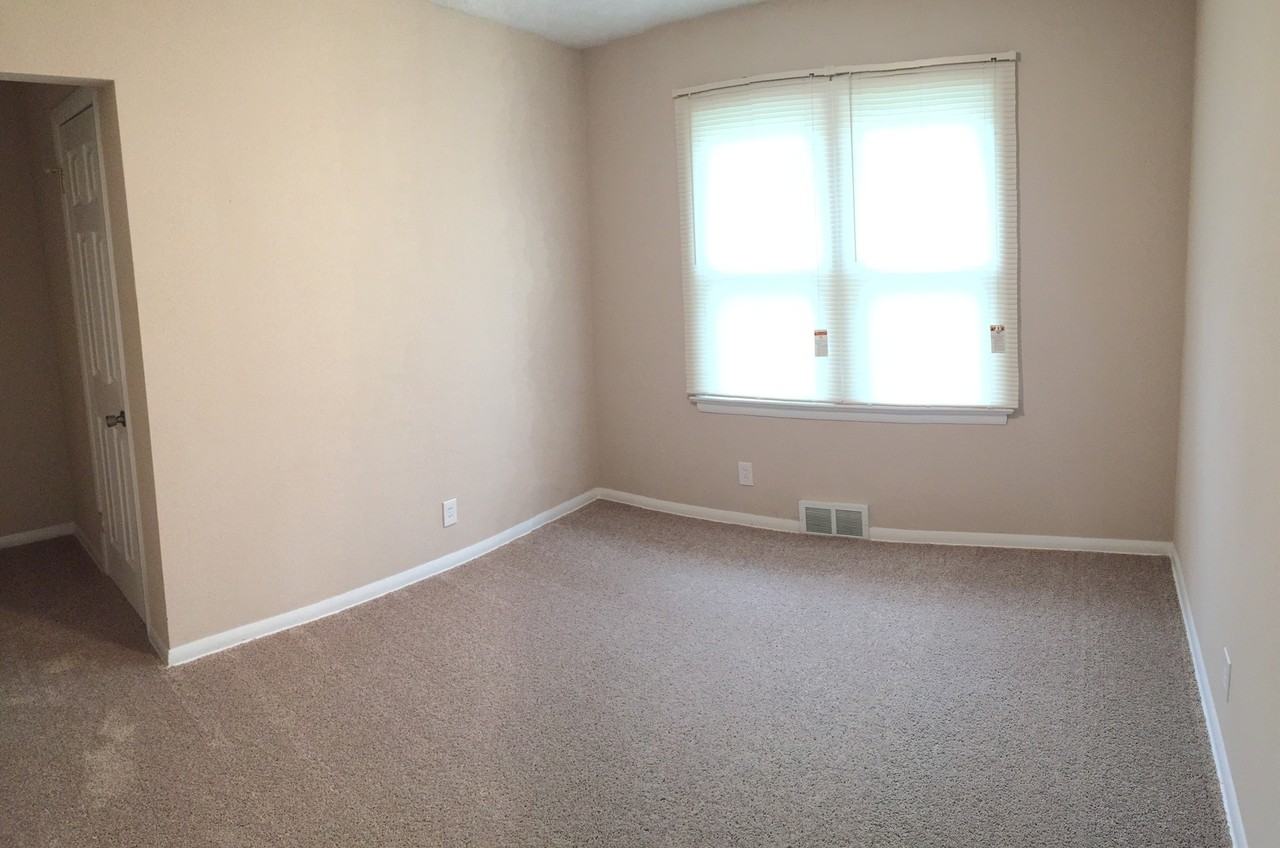 20751 Bowling Green Rd - Photo 7 of 10