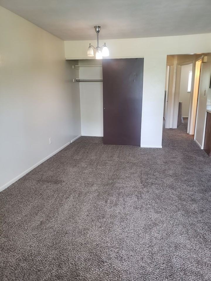 3145 Vance Ave - Photo 3 of 7