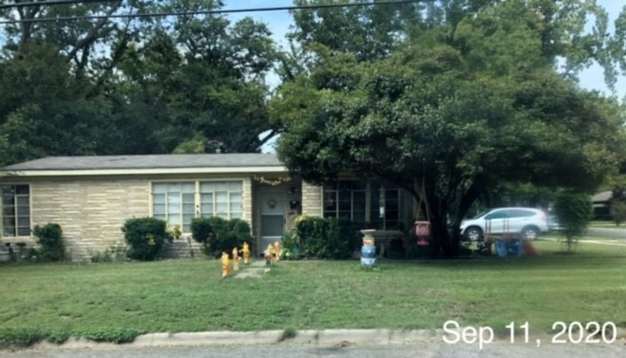 1225 Coit St - Photo 3 of 6