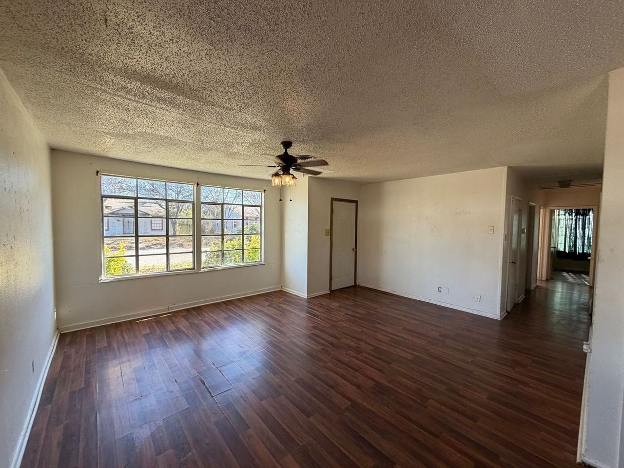 1225 Coit St - Photo 5 of 6