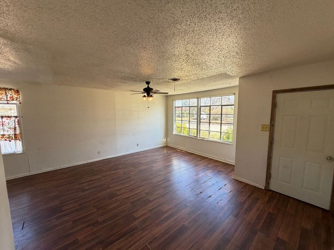 1225 Coit St - Photo 6 of 6