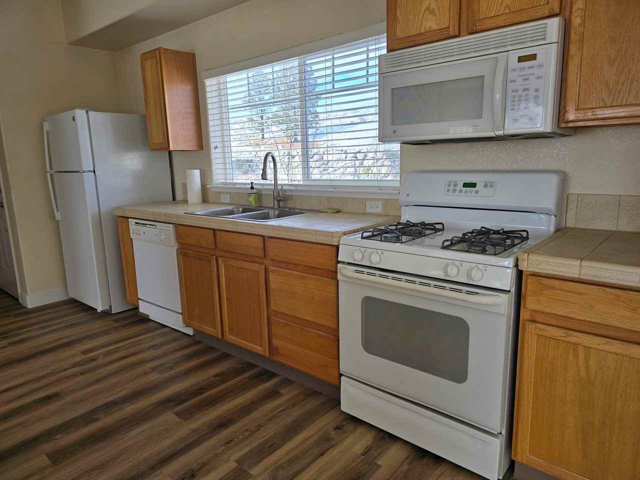 360 One Time - 360 Andrew Cahill Lane - Photo 3 of 23