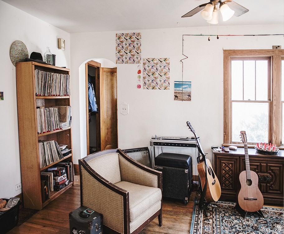 1319 W Mulberry St - Photo 4 of 15