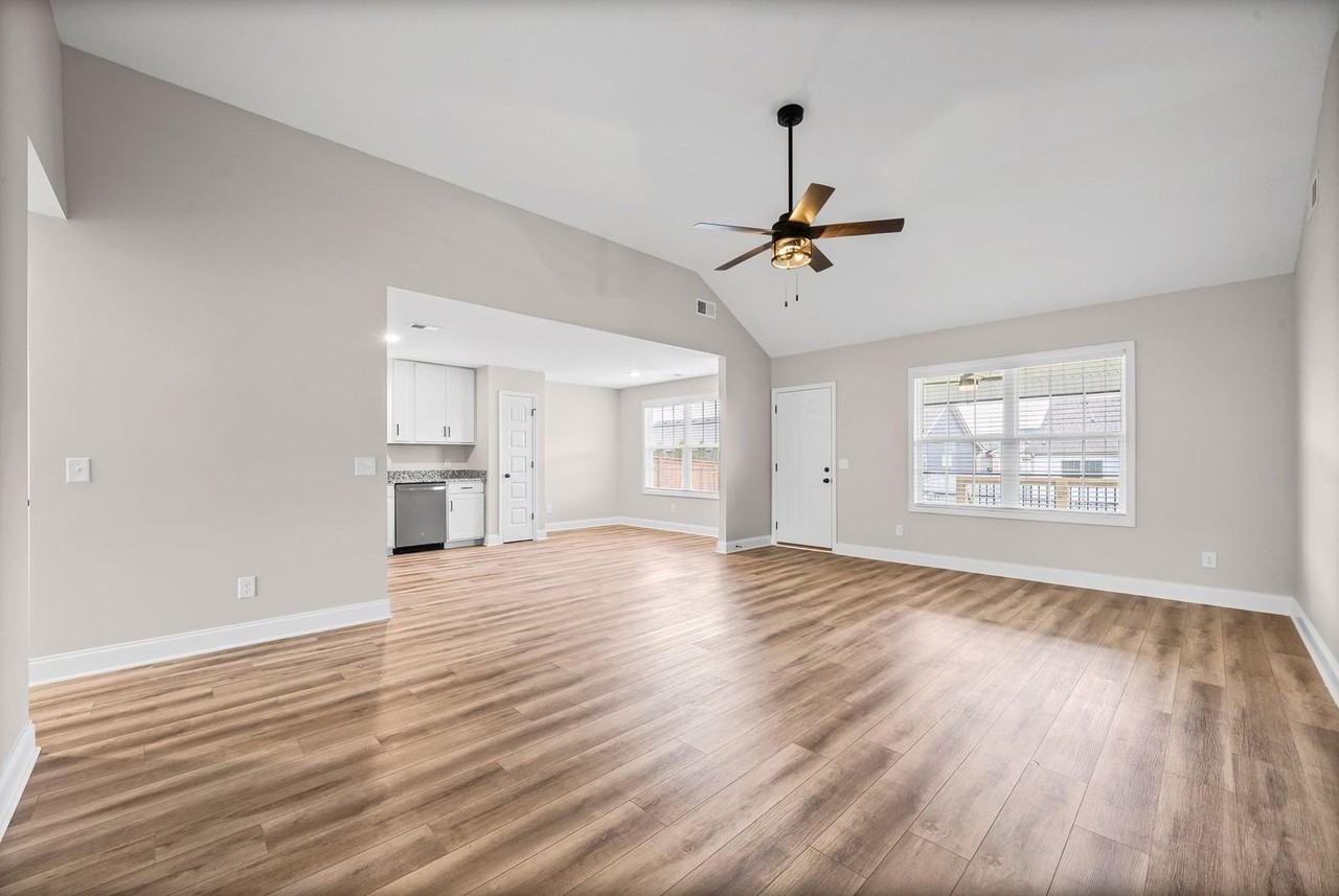 878 Lutz Ln - Photo 5 of 27