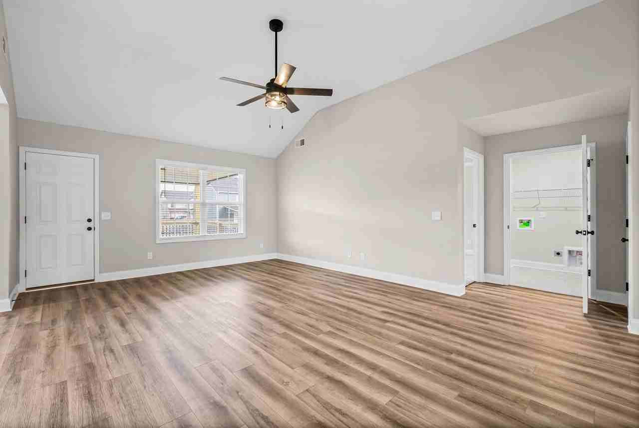 878 Lutz Ln - Photo 6 of 27