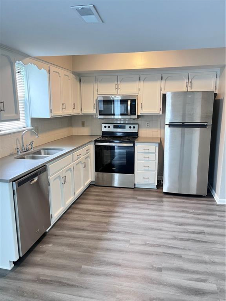 419 419 - 421 Spring Avenue - Photo 5 of 8