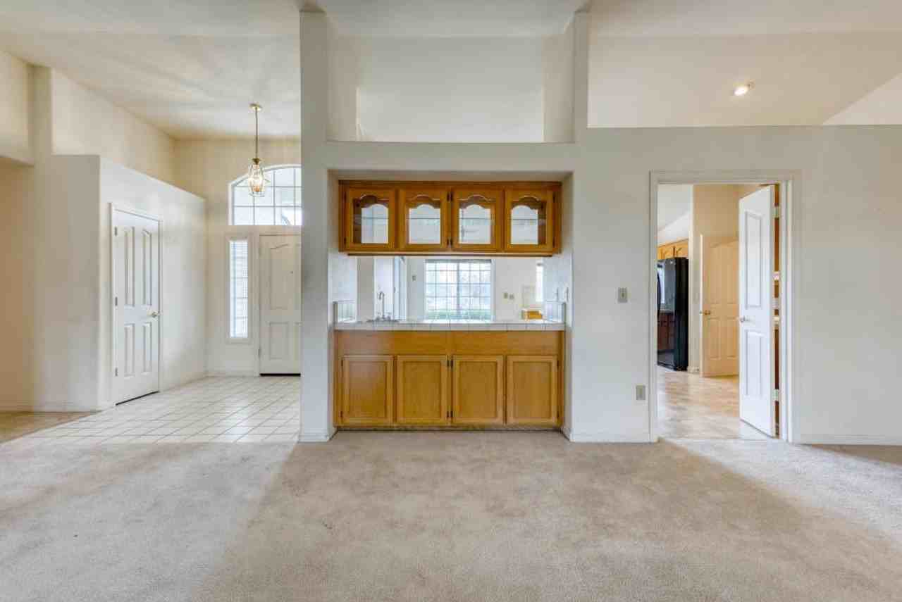 19431 Hollow Ln - Photo 2 of 17