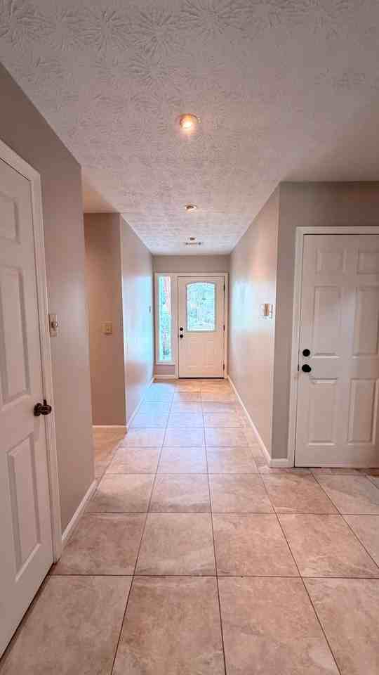 630 Lake Forest Ct - Photo 3 of 24