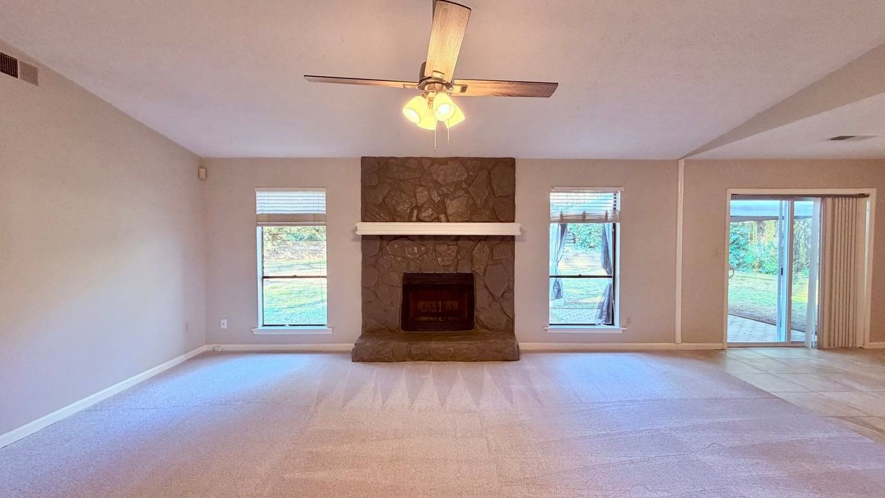 630 Lake Forest Ct - Photo 5 of 24