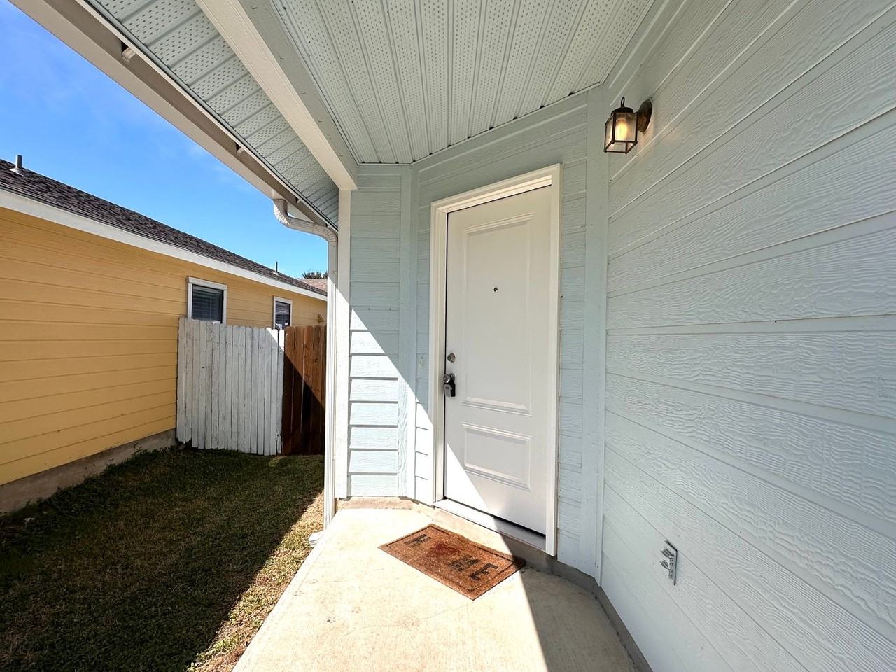 5604 Man O War Stretch Dr - Photo 4 of 20