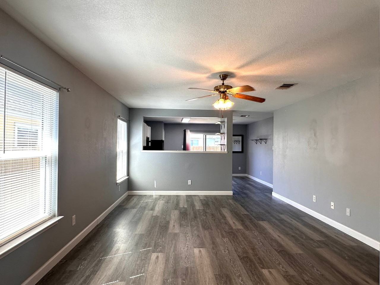 5604 Man O War Stretch Dr - Photo 6 of 20