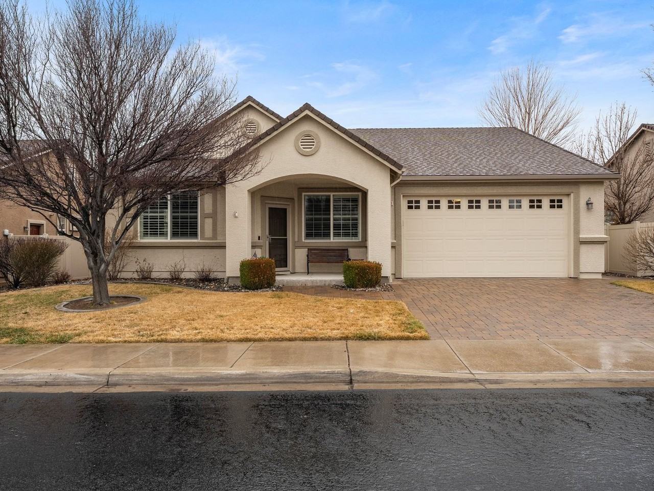 11060 Colton Dr - Photo 2 of 46