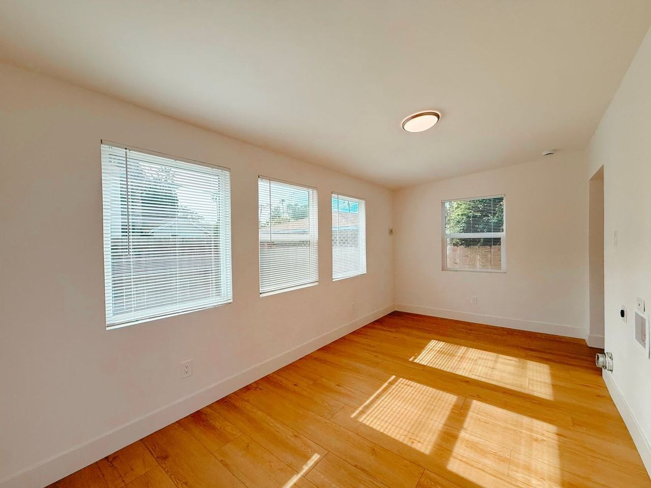 4751 Narragansett Ave - Photo 6 of 13