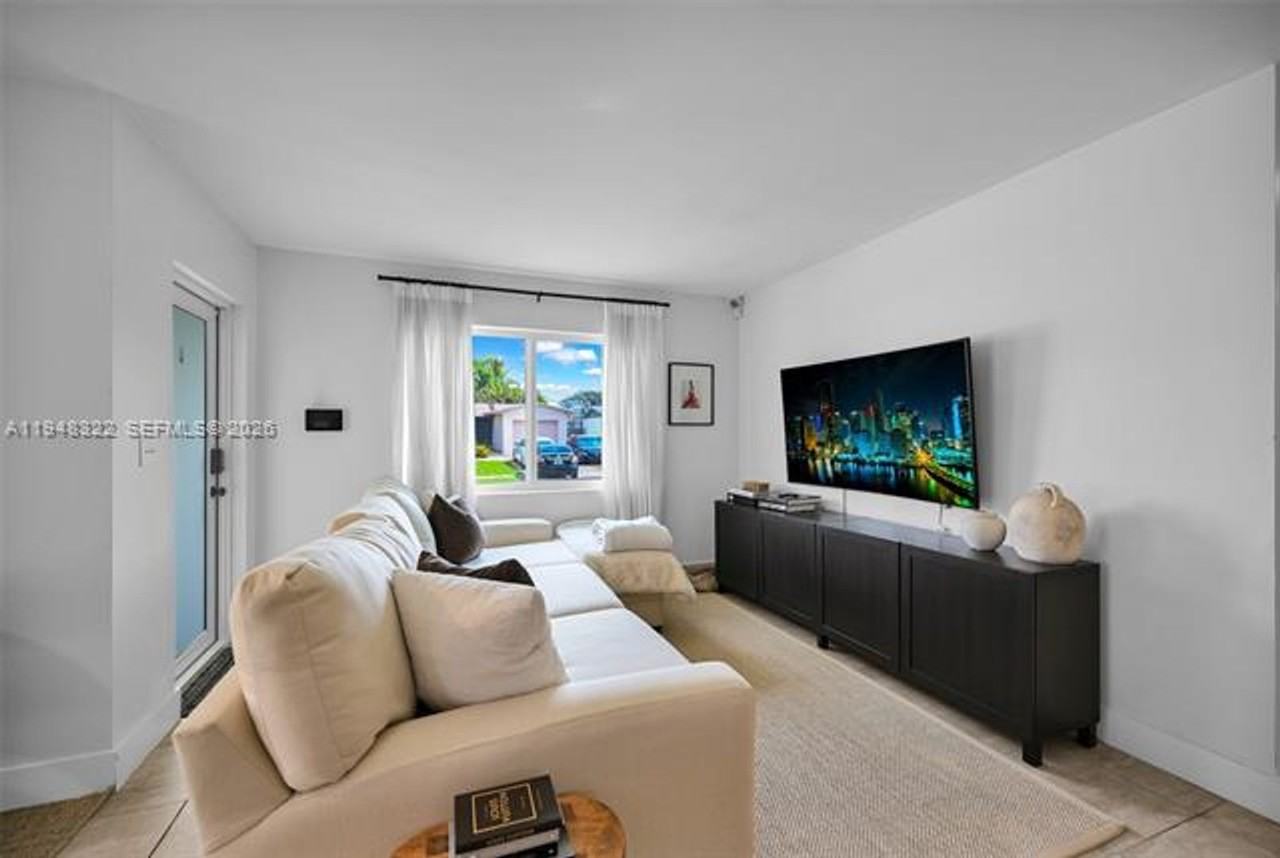 8780 8780 SW 200th Ter th 8780 - Photo 3 of 39