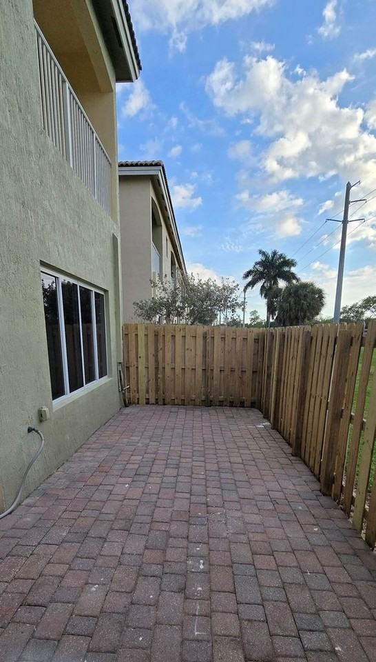 2344 Se 16th Ter - Photo 7 of 27