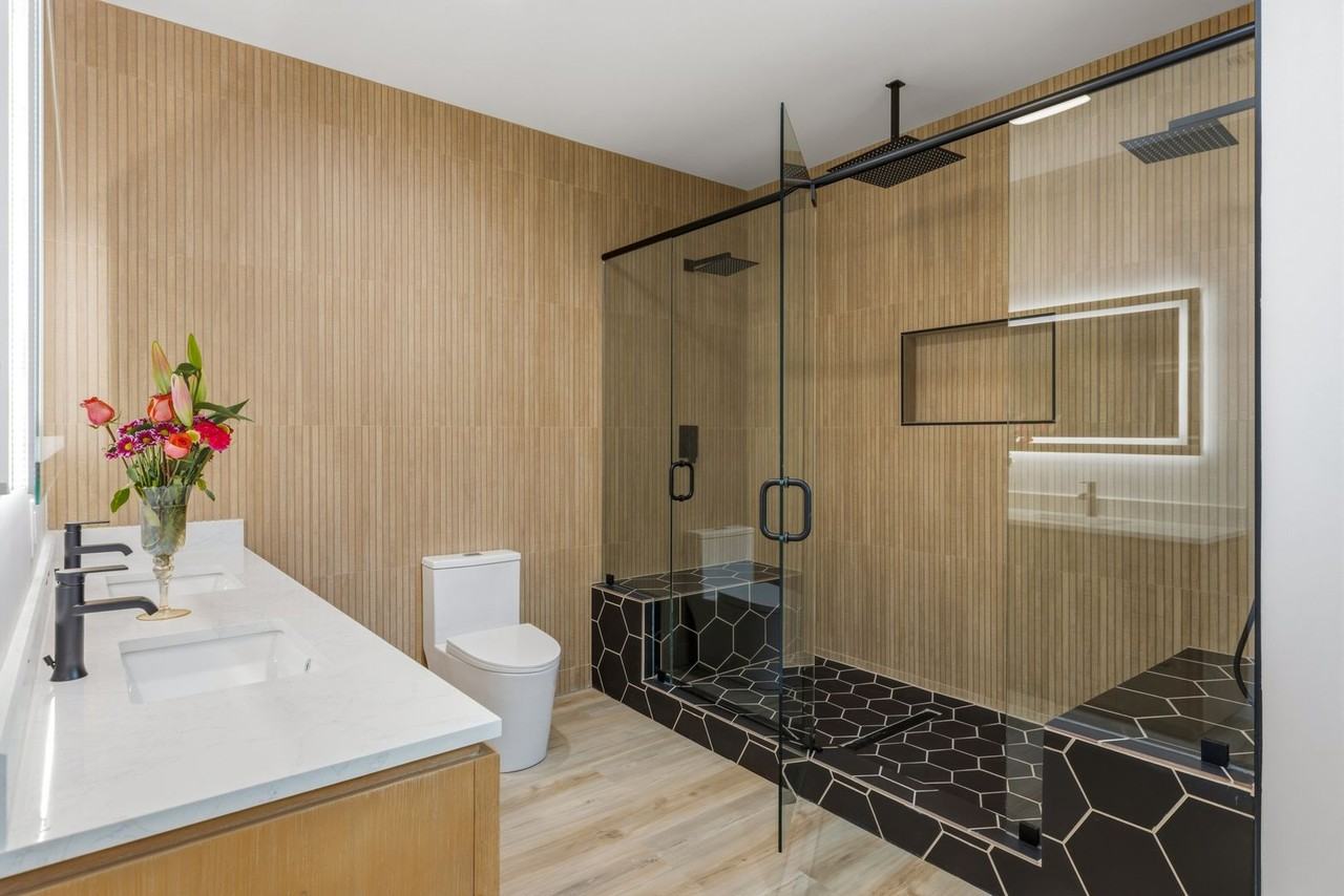 3682 3682 Curlew Street - 3682 Curlew Street - Photo 2 of 16