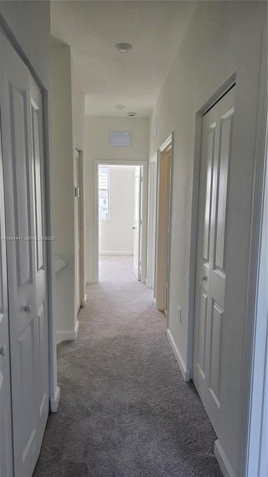 713 Southeast 13th Street Circle - Photo 3 of 26