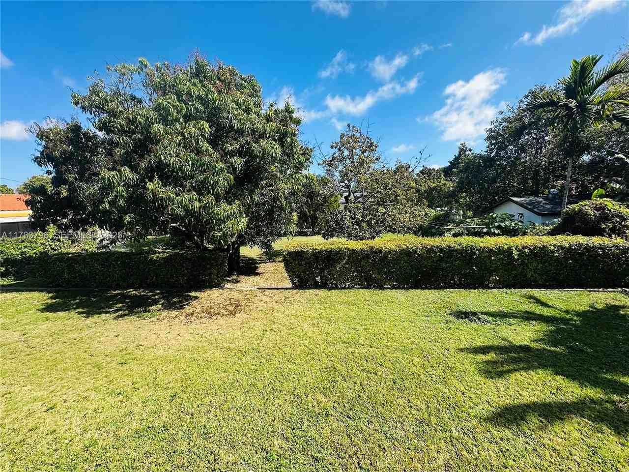 1225 Southwest 11th Avenue #1223 - Photo 2 of 13