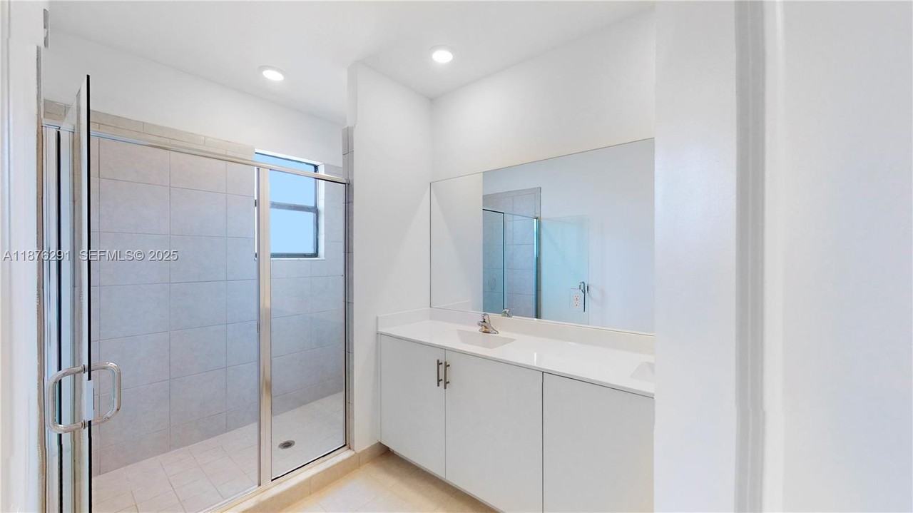 11961 Southwest 245 Terrace - Photo 7 of 20