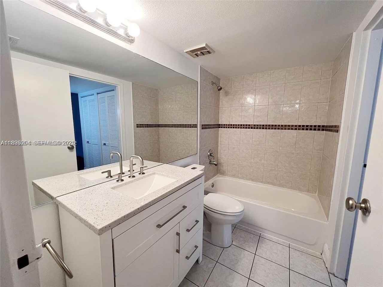 7601 East Treasure Drive #802 - Photo 6 of 25