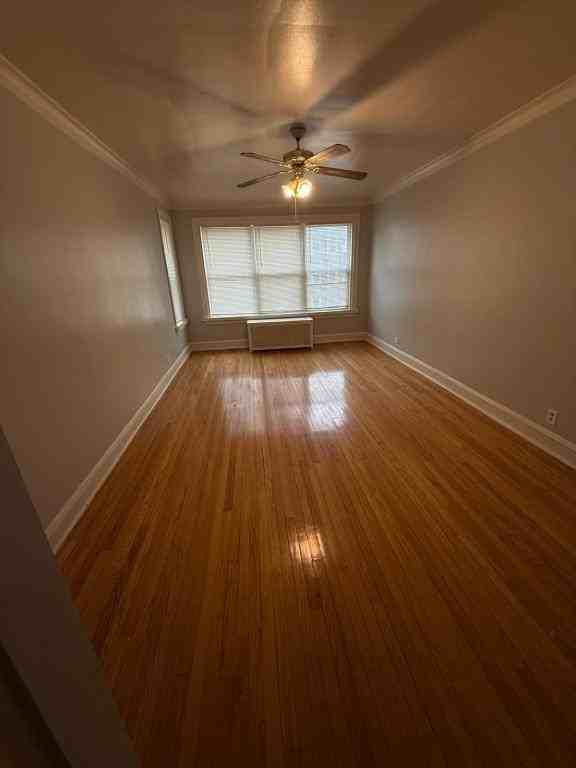 7946 S Essex Ave - Photo 3 of 9