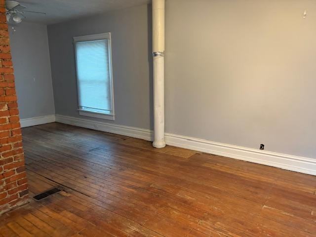 591 Greissing Ter - Photo 4 of 11