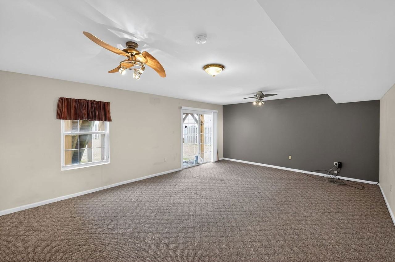 9137 Granite Ct - Photo 6 of 15