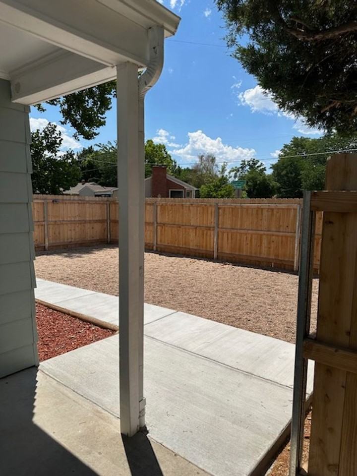 2410 Saint Clair Ave - Photo 2 of 14