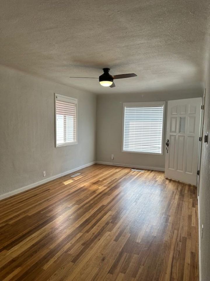 2410 Saint Clair Ave - Photo 5 of 14