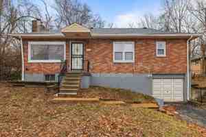 featured image of 375 Adrian Dr