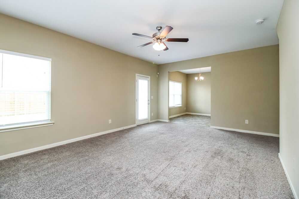 41 Crescent Ln - Photo 4 of 19