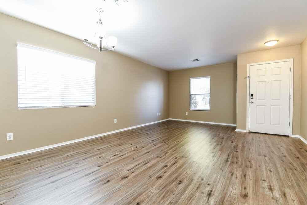 1701 E Christopher St - Photo 3 of 16