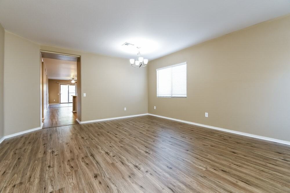 1701 E Christopher St - Photo 4 of 16