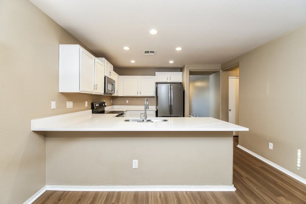 1701 E Christopher St - Photo 7 of 16