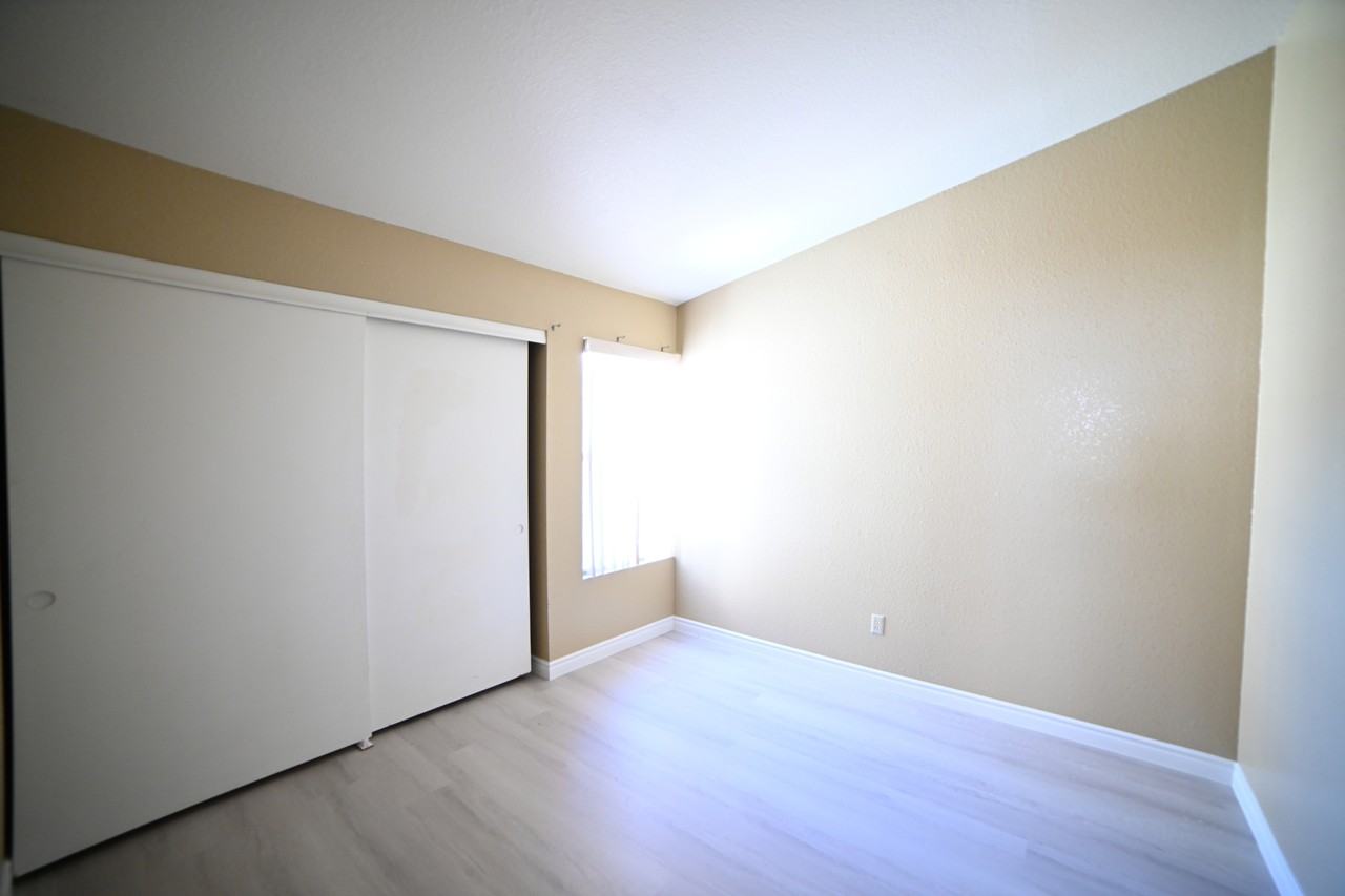 5203 Autumn Sky Rd - Photo 3 of 28