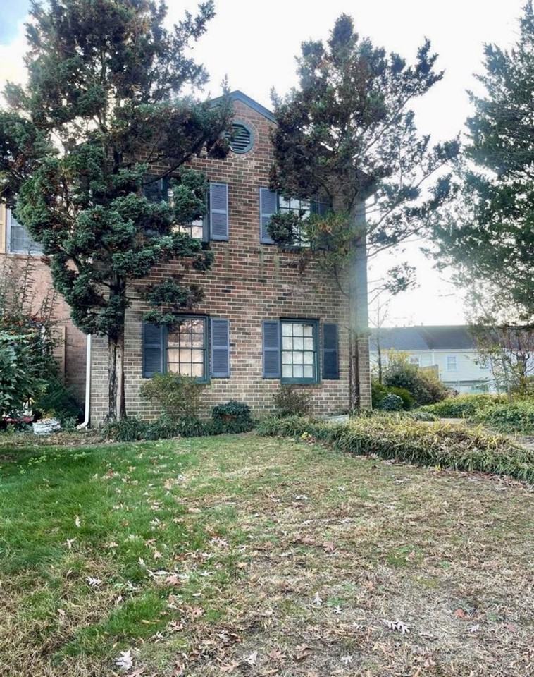 727 Olde Greenwich Cir