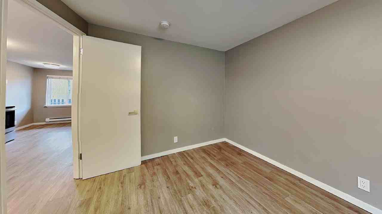 102 Summit Ave N #9 - Photo 6 of 20