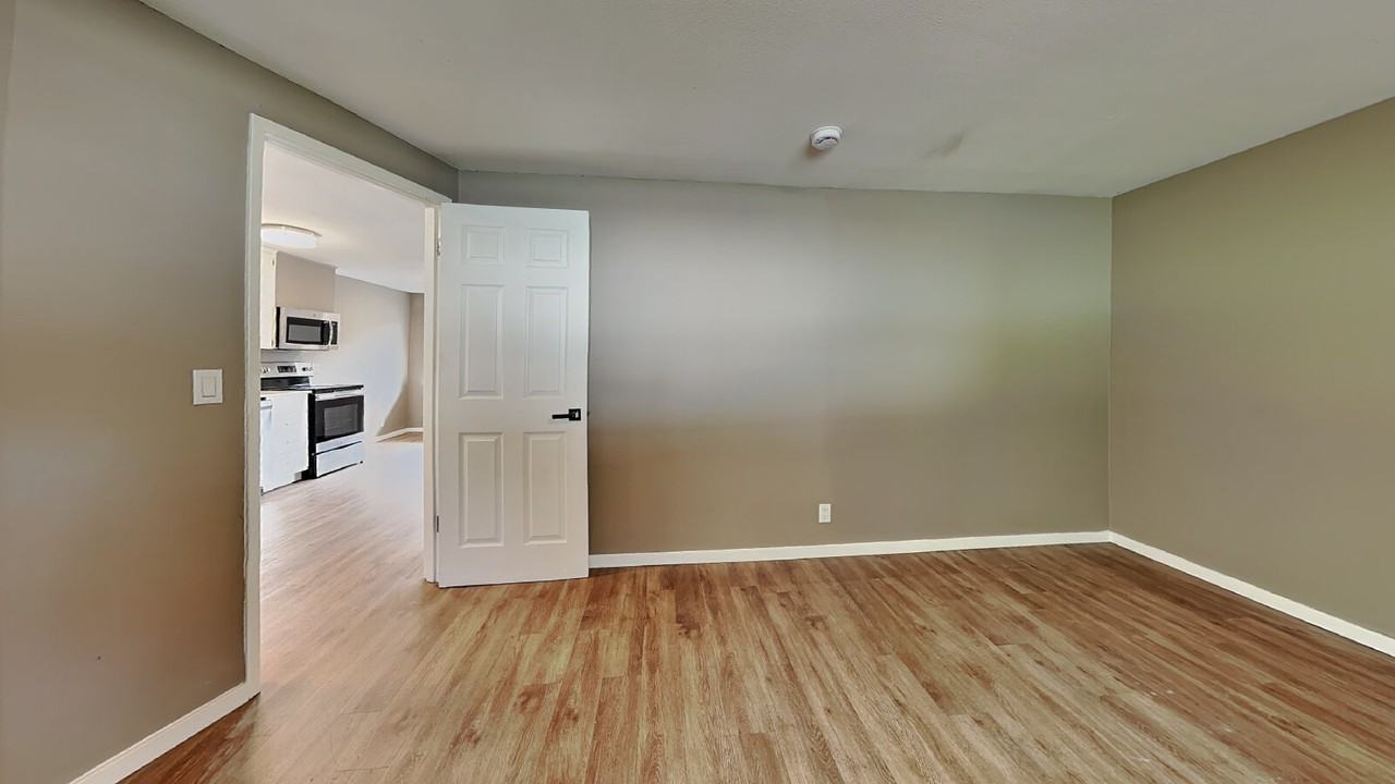 102 Summit Ave N #11 - Photo 5 of 19