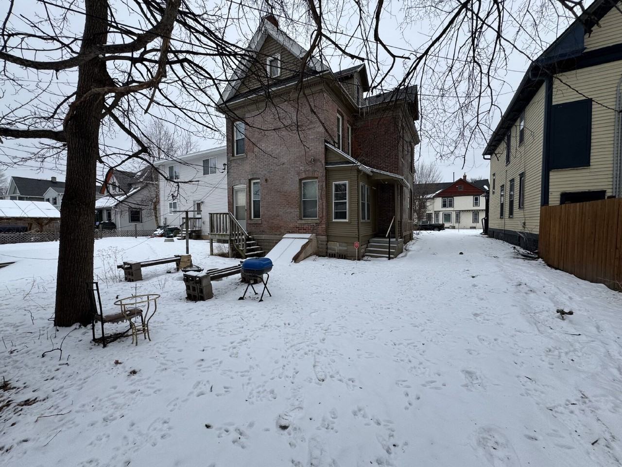 405 Queen Ave N #1 - Photo 5 of 20