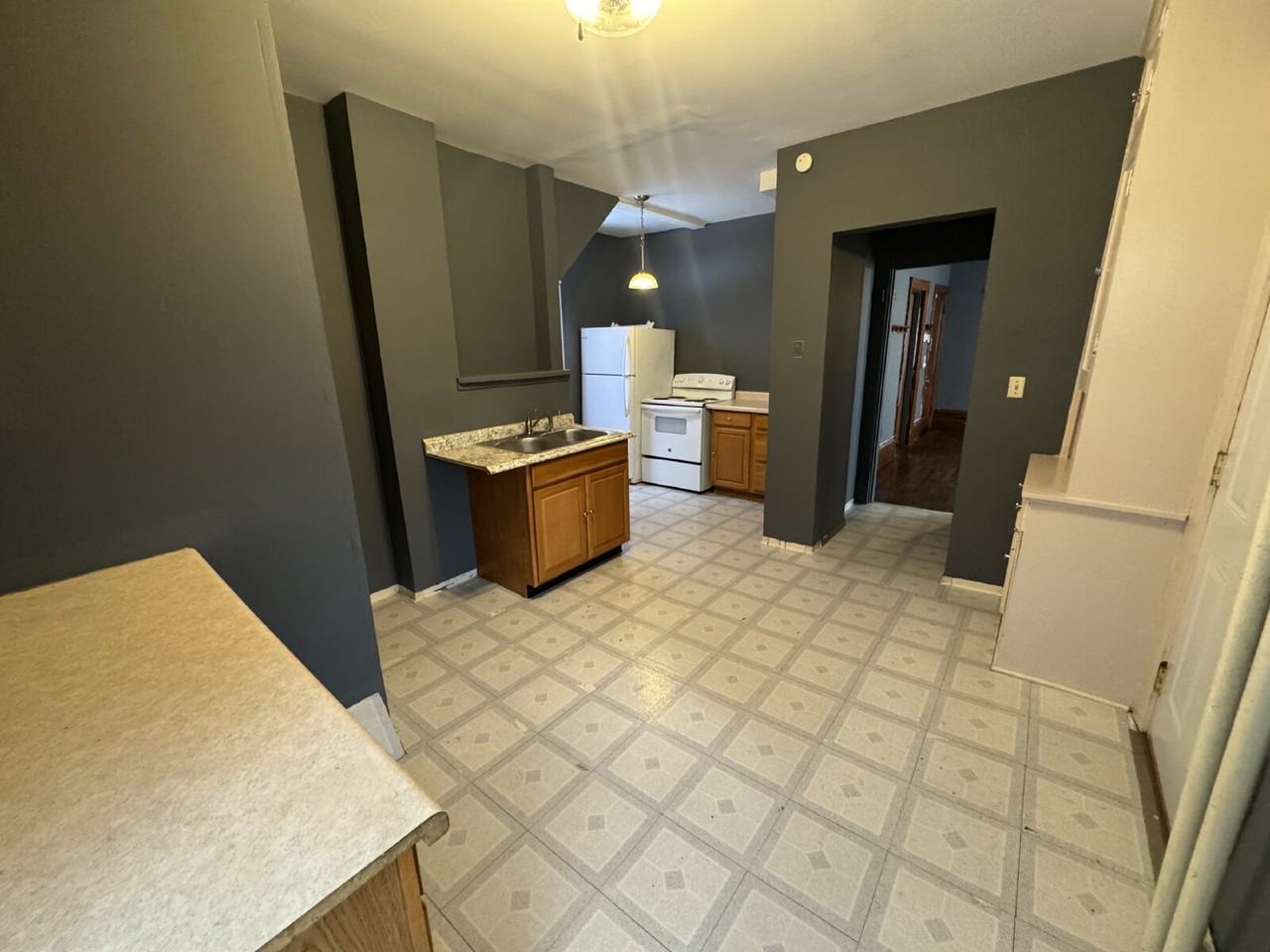 405 Queen Ave N #1 - Photo 7 of 20