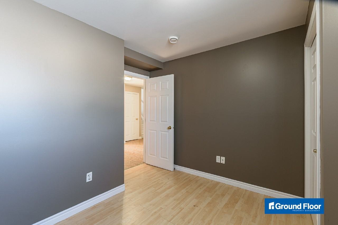 1902 Rue Amirault - Photo 2 of 17